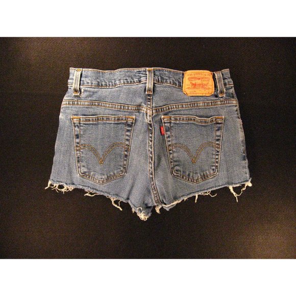 LEVIS Womans 550 CUTOFF JEAN SHORTS 8M  27 W Blue Denim Daisy Duke Stretch - Picture 2 of 12